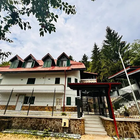 Ylly Aparts Braşov Exterior foto