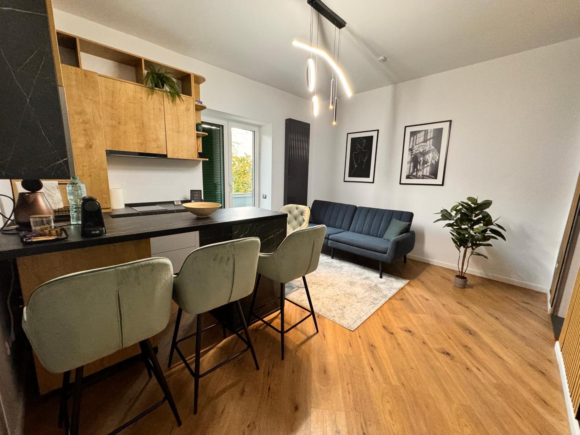Ylly Aparts Apartamento